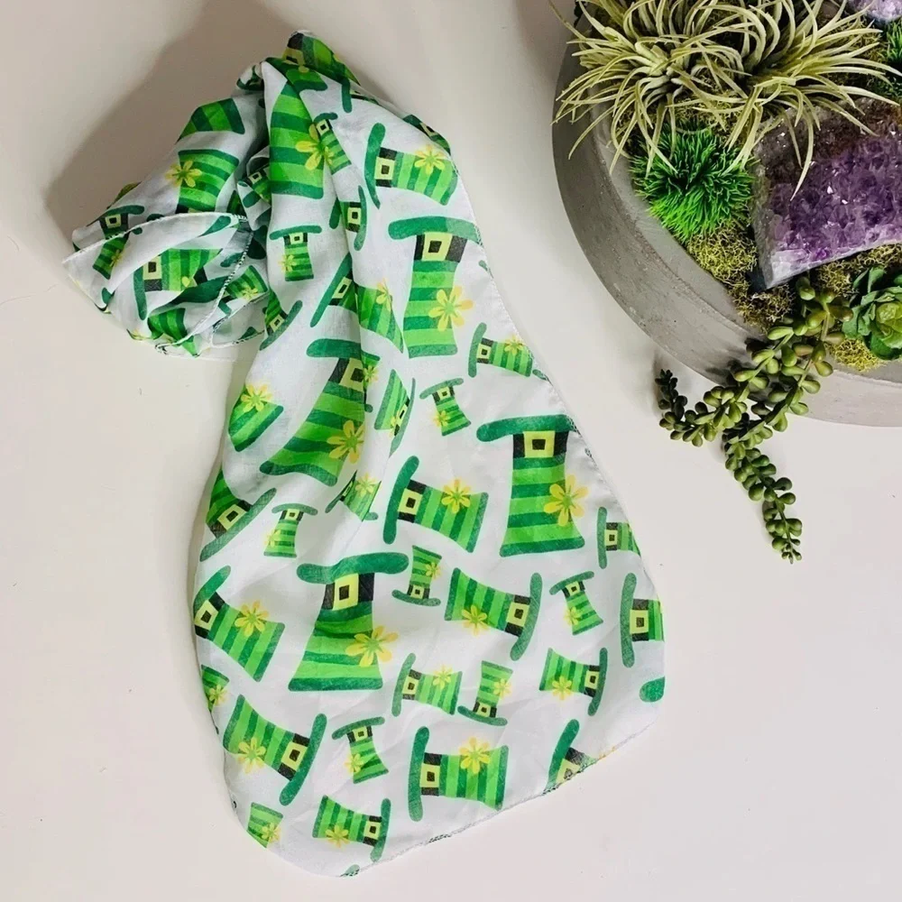 St Patrick’s Day green stripe top hat print scarf adult one size accessory